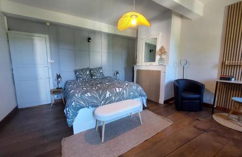 Monein Villa | Maison la forge rénovée 8 pers au centre avec extérieur