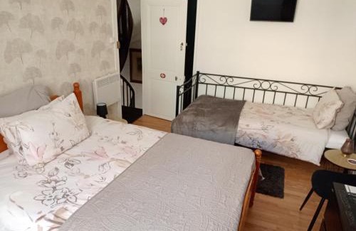 Le Dorat Bed & Breakfast | Maison Lapeyriere