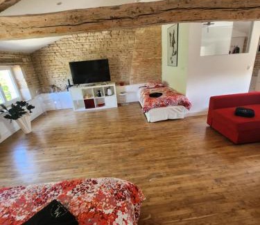 Saint-Jean-de-Liversay Bed & Breakfast | Maison Laurenza La grande suite 1760