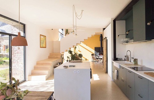 Channay-sur-Lathan House | Maison Le Détour: spa, pétanque and 8 hectares of nature