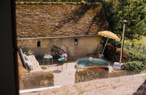 Channay-sur-Lathan House | Maison Le Détour: spa, pétanque and 8 hectares of nature