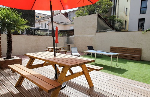 Republique - Tolstoi House | Maison le Gratte-Ciel - Families and Seminars