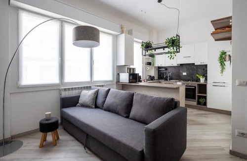 Villa San Giovanni Apartment | [MAISON LEBON 5 ★] Modern & elegant! Metro 1min