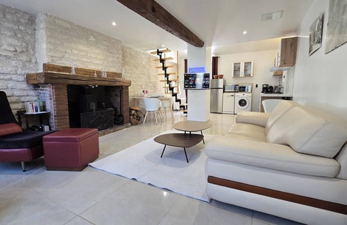 Gelannes House | Maison Loft - Spa-jacuzzi, Piscine, Jardin Privé