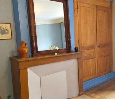 Saint-Benoit-du-Sault House | maison médiéval pour six personnes