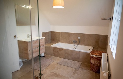 Bievre Villa | Maison MadArt surround yourself in nature