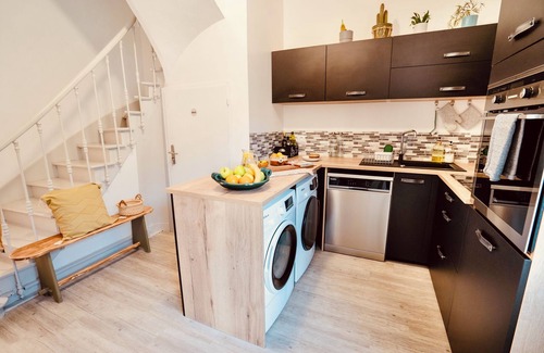 Mauleon House | Maison Malo Leone
