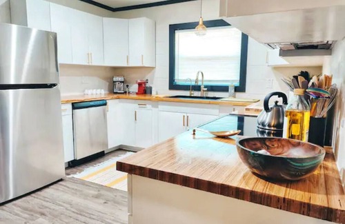 Wetmore House | Maison Modernè Unit A: Work + Play