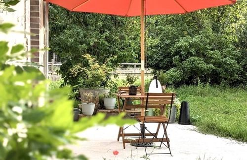 Fontaines-en-Sologne Apartment | Maison MOZ Studio Terrasse Pour un Séjour Intime Entre Chambord et Cheverny