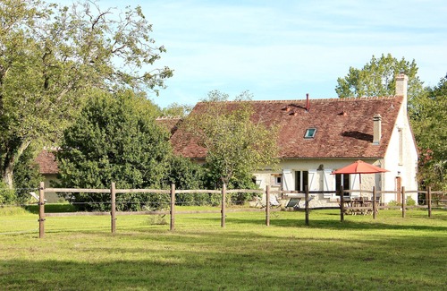 Fontaines-en-Sologne Apartment | Maison MOZ Studio Terrasse Pour un Séjour Intime Entre Chambord et Cheverny