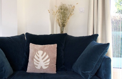 Fontaines-en-Sologne Apartment | Maison MOZ Studio Terrasse Pour un Séjour Intime Entre Chambord et Cheverny