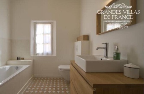 Maussane-les-Alpilles Villa | Maison Noble Summary: