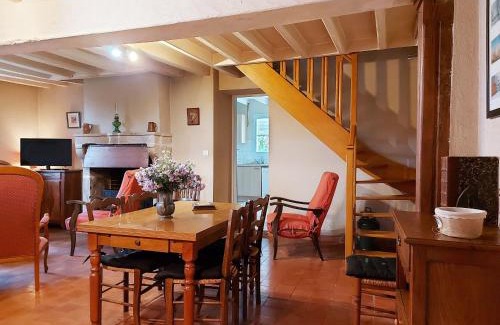 Dampierre-sous-Brou House | Maison Nature avec Salle de Jeux, Jardin Clos, et Wi-Fi à Dampierre-sous-Brou - FR-1-581-19