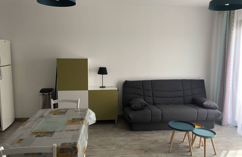 Saint Agnant House | Maison Neuve de 38m² Avec Terrasse