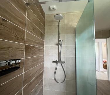 Le Bourdet House | Maison neuve tout confort avec jardin