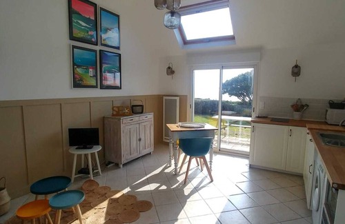 Plozevet House | Maison Océan direct access to the sea from the garden