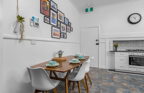 Benalla House | Maison on Mair Benalla