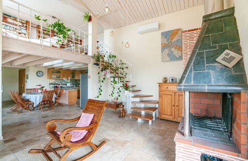 Villeneuve-sur-Lot Villa | Maison Origami - Three Bedroom Villa, Sleeps 6