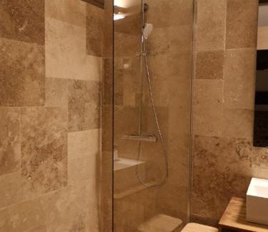 Perouges House | Maison Pérouges spa