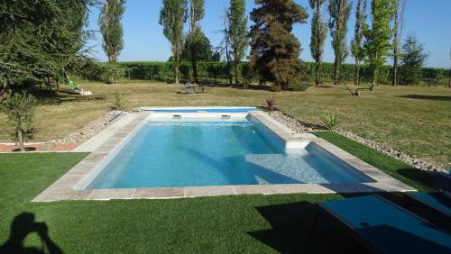 Saint-Vivien-de-Monsegur House | Maison pour 4/6 personnes les hirondelles