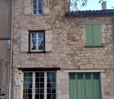 Montpezat-de-Quercy House | Maison paisible avec parking