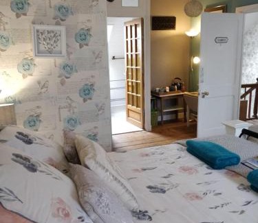 Plomodiern Bed & Breakfast | Maison Papillons