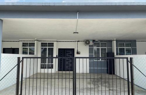 Batu Satu Peramu House | Maison Pekan