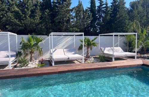 Carnoux-en-Provence Villa | Maison, piscine, jacuzzi, à 5 minutes de Cassis et plages
