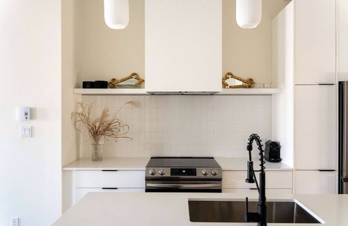 Old Montreal Apartment | Maison Place Jacques-Cartier - Suite 1 bedroom