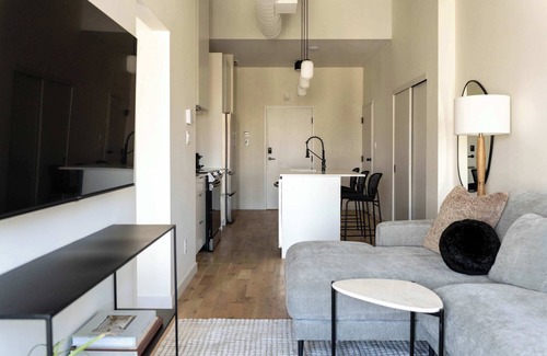 Old Montreal Apartment | Maison Place Jacques-Cartier - Suite 1 bedroom