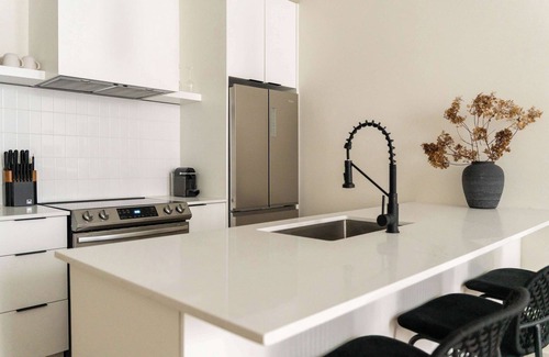Old Montreal Apartment | Maison Place Jacques-Cartier Loft