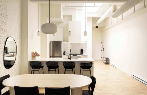 Old Montreal Apartment | Maison Place Jacques-Cartier - Suite 1 bedroom