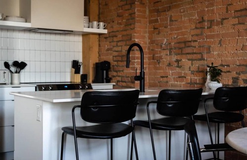 Old Montreal Apartment | Maison Place Royale - Suite Deluxe 1 chambre