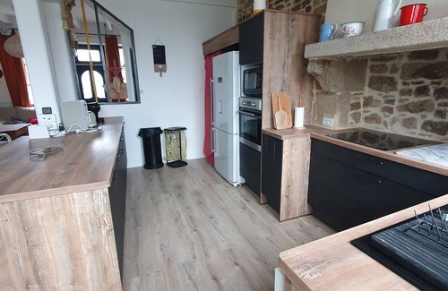 Guerlesquin House | Maison Pour 6 Personnes au Centre de Guerlesquin Finistere