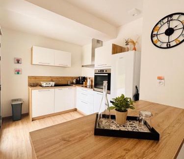 Reviers Villa | Maison Privée, Calme, parking, Jardin