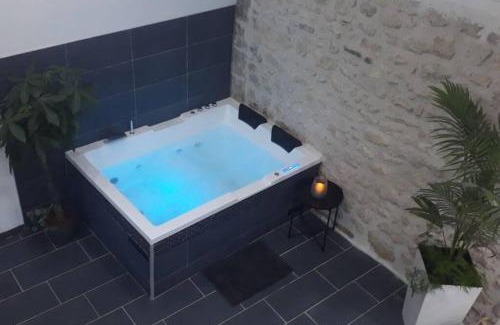 Mont-Notre-Dame House | Maison privative, cocooning, zen , avec jacuzzi