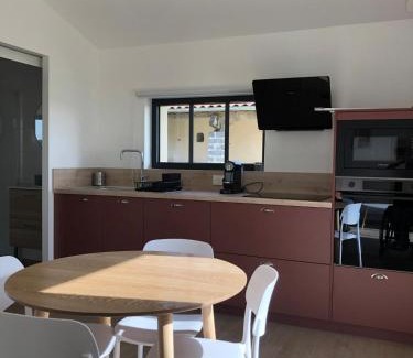Alixan Apartment | Maison proche de la Gare TGV