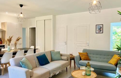 Brindas Villa | Maison rénovée 12 pers 15mn de Lyon,35mn Eurexpo