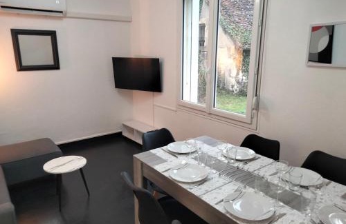 Imphy House | Maison rénovée aux bords de Loire
