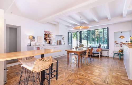 Sainte-Foy-les-Lyon Villa | Maison Ré - chic and relaxed house with pool and garden