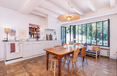 Sainte-Foy-les-Lyon Villa | Maison Ré - chic and relaxed house with pool and garden