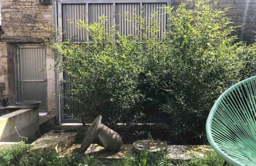 Annay-sur-Serein House | Maison rivière très calme près de Chablis et Noyers sur serein chez un céramiste designer