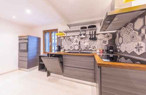 Castel Gandolfo Apartment | Maison San Gaspare - vacation home - just 20 min from Rome