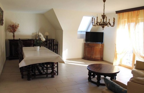 Soultzmatt Apartment | Maison Située Dans le Vignoble, Appartement à L'étage Avec Entrée Indépendante
