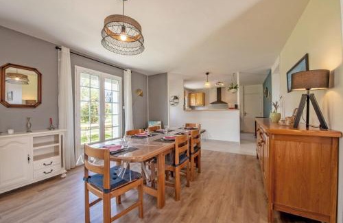 Lannilis House | Maison spacieuse avec spa , sauna au pays des Abers ,10 min des plages Bretagne