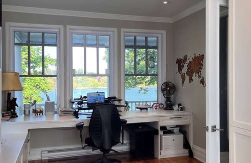 Beloeil House | Maison sur le Bord de L'eau et vue sur la Montagne St-hilaire