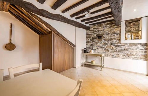 Siglioli House | Maison sur les Collines au Milieu des Oliviers Près de la mer