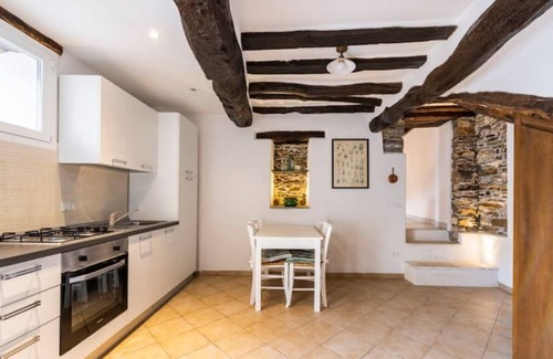 Siglioli House | Maison sur les Collines au Milieu des Oliviers Près de la mer