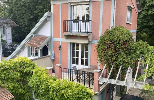 Le Port sous la Lune House | Maison sur Propriété de Charme Avec Accès Privé aux Bords de Marne