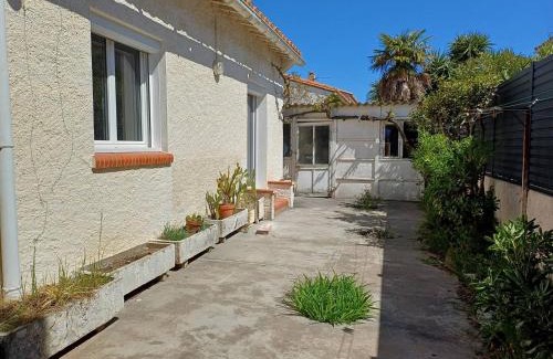 Mediterranee Villa | Maison T4 plain pied climatisée avec une belle terrasse ombragée 6AVR44
